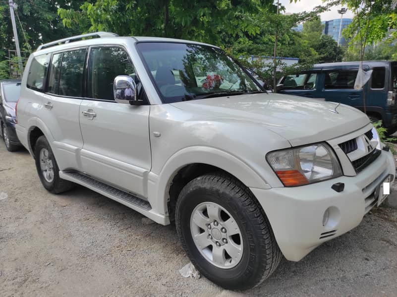 Mitsubishi Pajero GLX 2.8 Diesel 2005 1