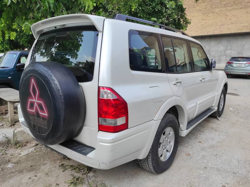 Mitsubishi Pajero GLX 2.8 Diesel 2005 2