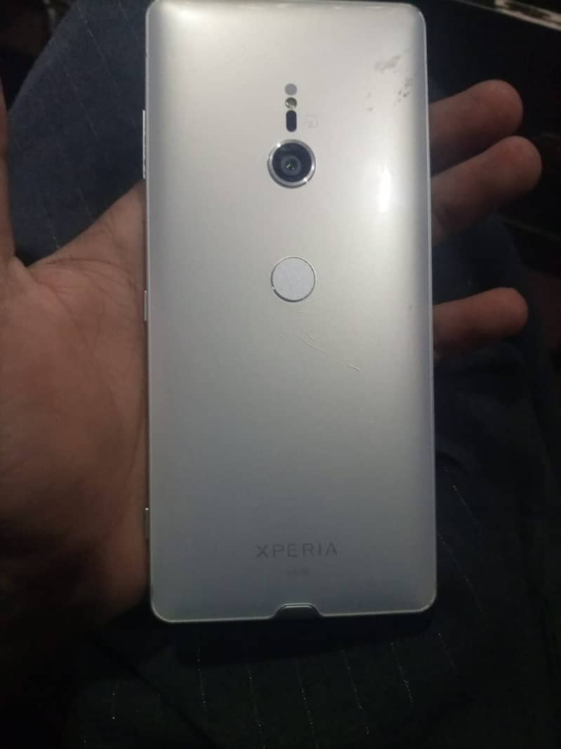 Sony Xperia x4 8/10 condition non pta  4/64. 3