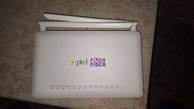 PTCL FLASH FIBER DEVICE SECOND HAND BUT JUST LIKE NEW WITH BOX 1