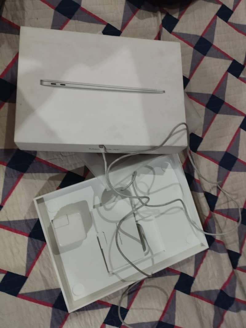 Macbook Air M1 - 8GB 512GB 4