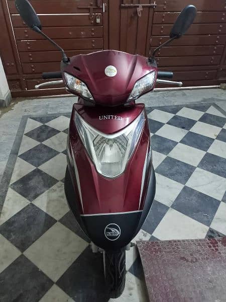 United scooty 100cc urgent for my WhatsApp number 0325/7045/867 1