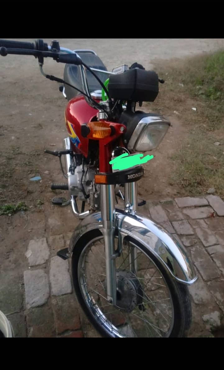 Honda 70 red clar 0