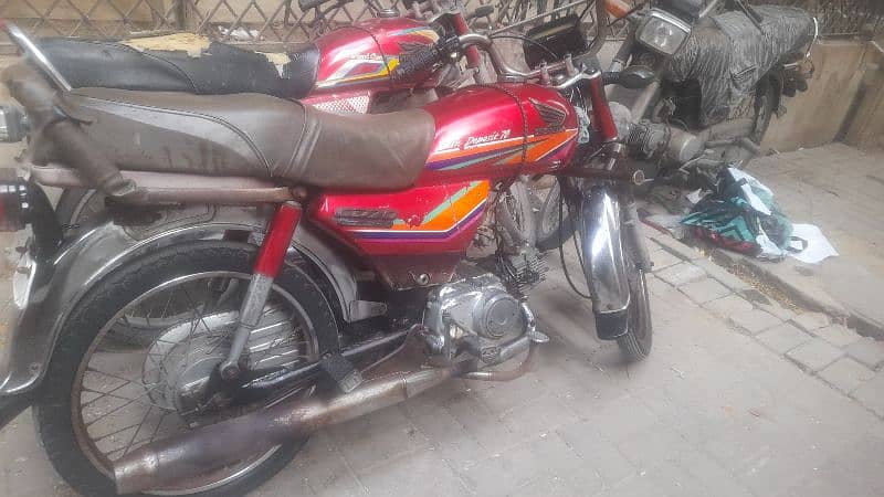 Honda CD 70 Bike 2