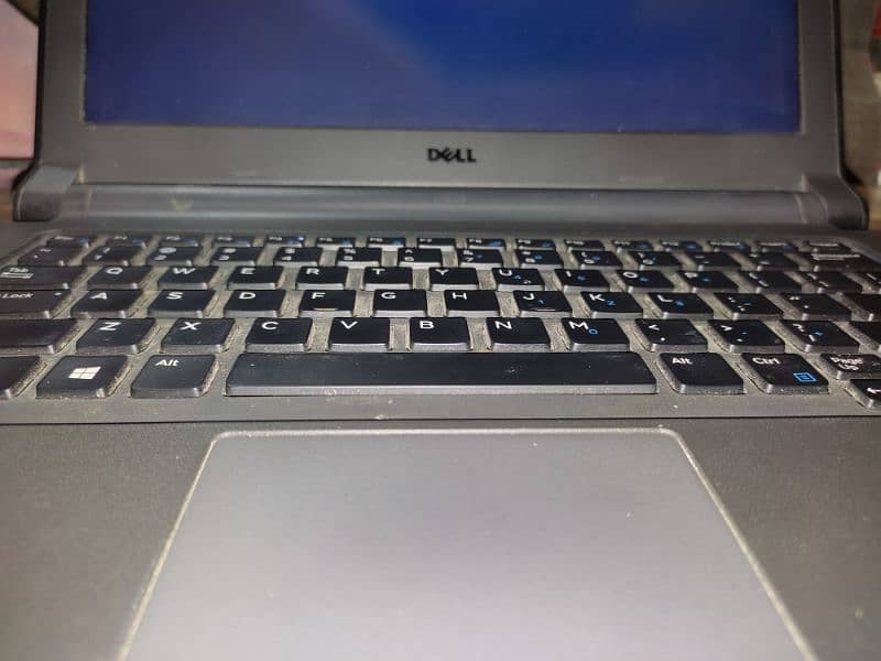 Dell Latitude 3340 0