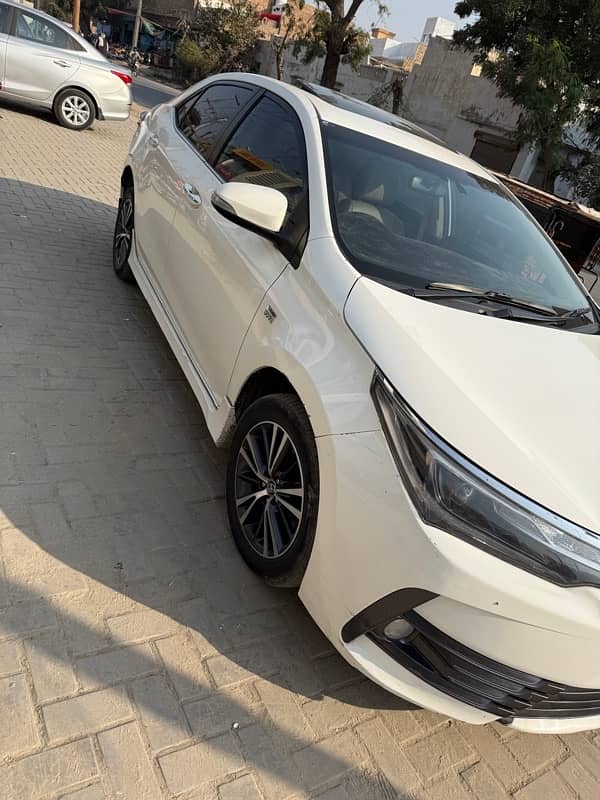 Toyota Altis Grande 2019 4