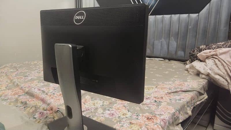 Dell 24 inch LCD 2