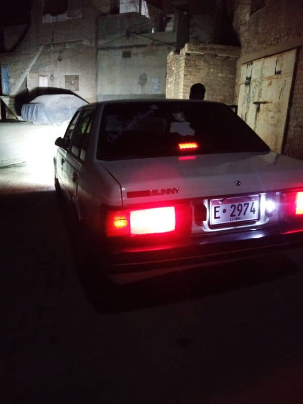 Nissan Sunny 1986 8