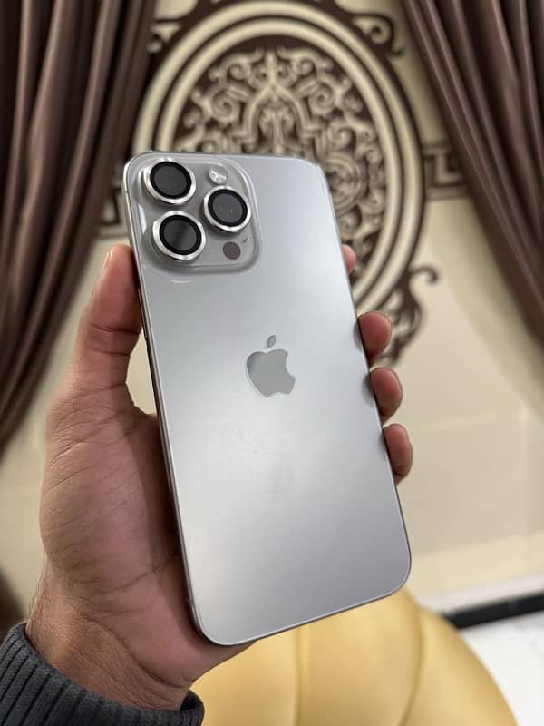 iPhone 15 pro max natural titanium jv 0