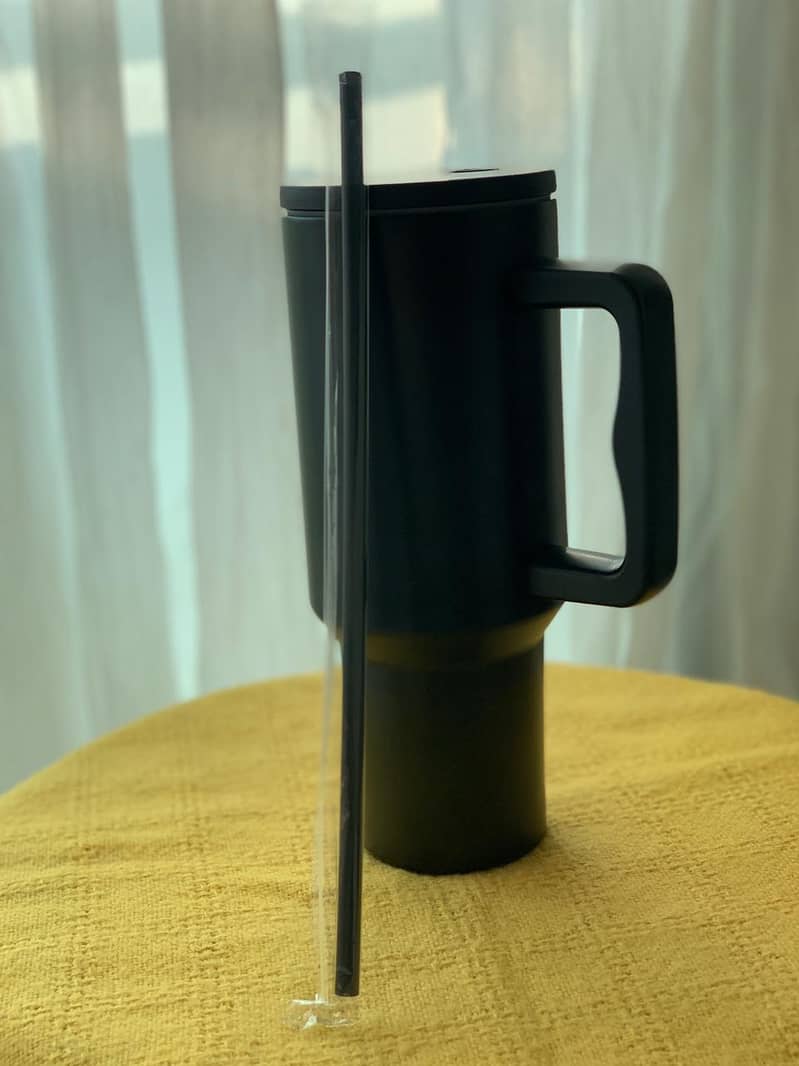 Stylish Black Water Bottel/Tumbler with Straw -Students/Office/Gym 0