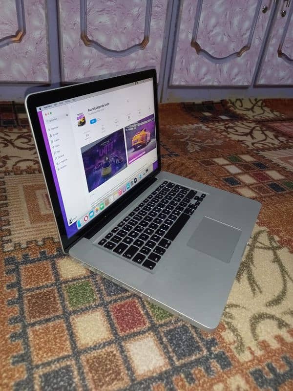 APPLE MACBOOK PRO 2010 CORE i7  16 GB RAM 1