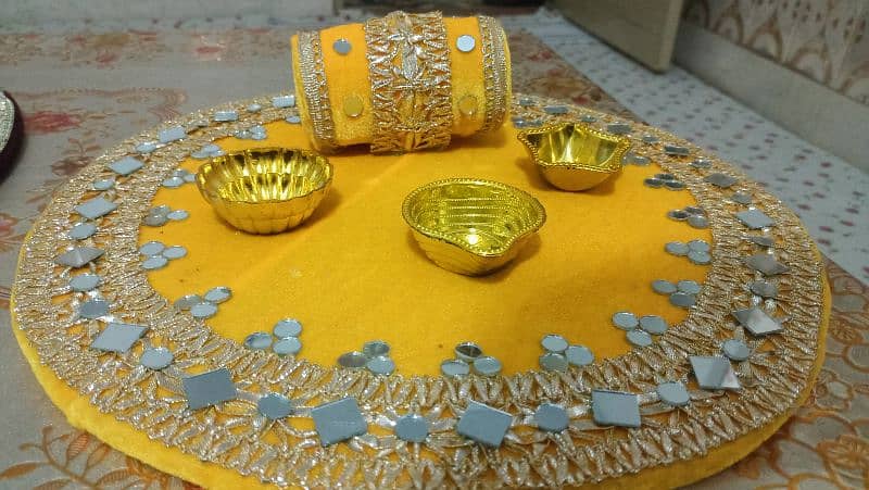 mehndi plates available in all colors. 1