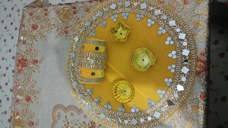 mehndi plates available in all colors. 4