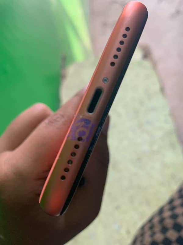 I phone XR for Sale 10/10 Condition 90% Battery Health 0