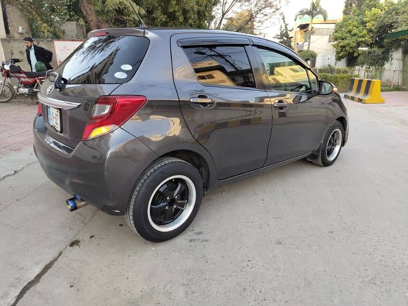 Toyota Vitz 2015 3