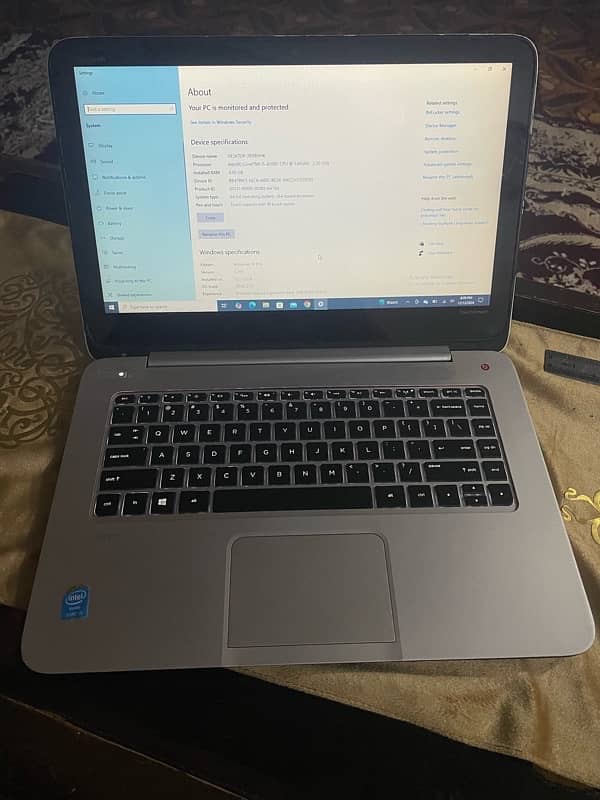 Laptop in excellent condition for sale 2