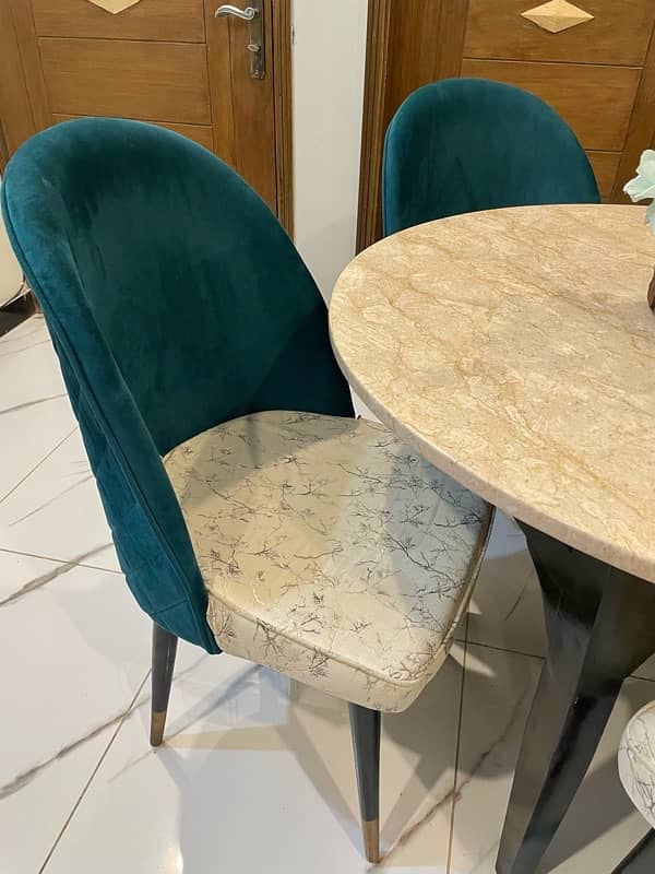 dining table with 4 chairs available , new condition 2