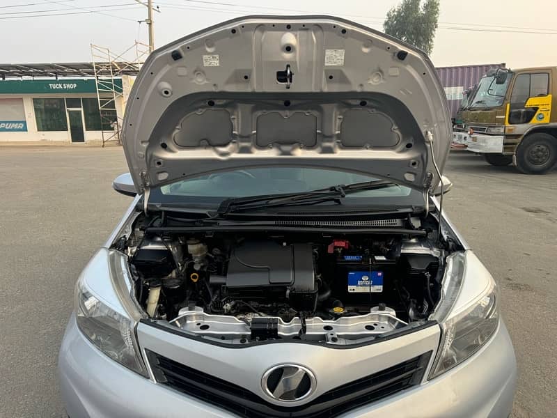 Toyota Vitz 2013 6