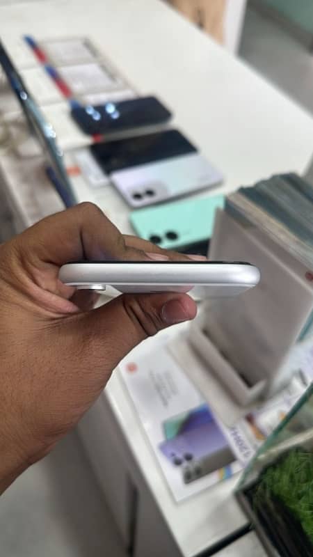 iPhone XR 64gb pta 3