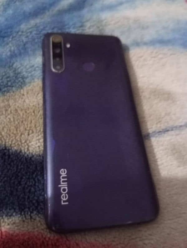 Realme 5,,,,,,4/64 1