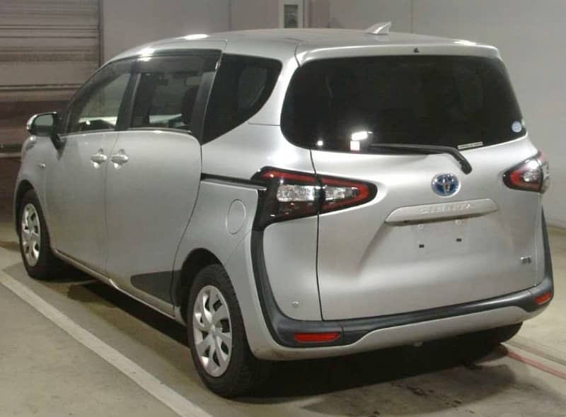 Toyota Sienta 2018 1