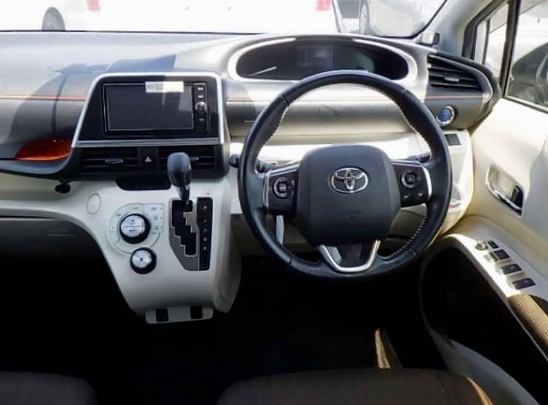 Toyota Sienta 2018 4