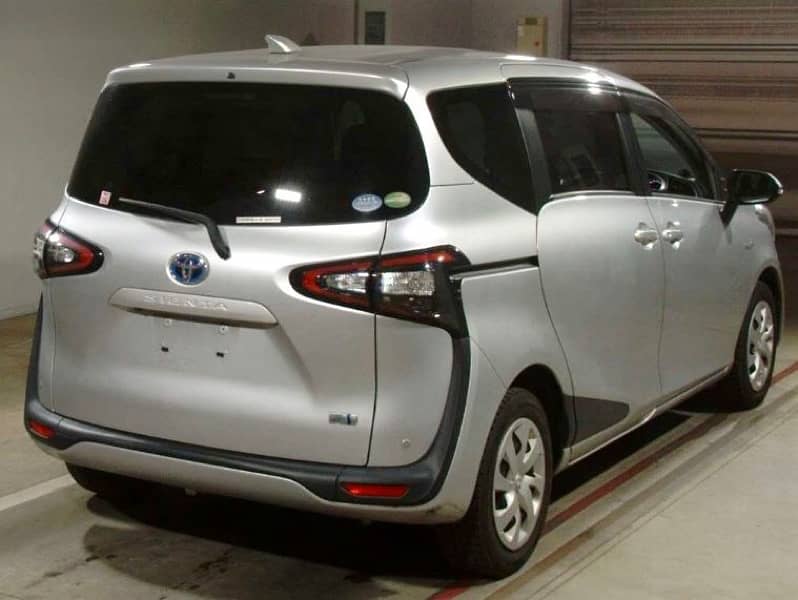 Toyota Sienta 2018 6