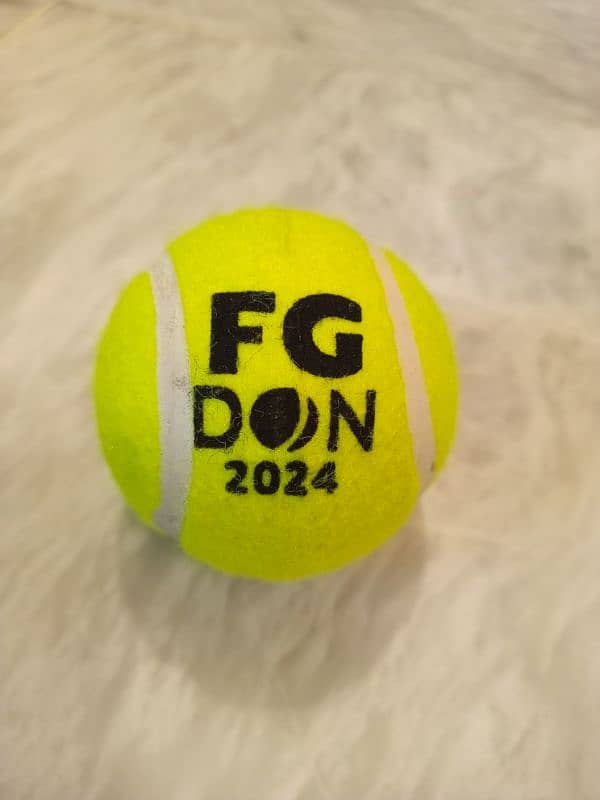 Premium quality tennis ball at reasonable price. 1