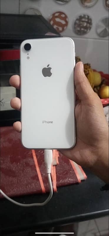 iPhone XR pta 64 battery 80+ 10by9 0