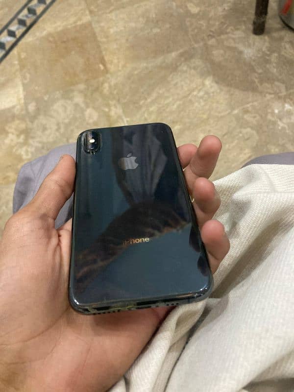 I Phone Xs non pta water pack black color 64 GB contact  0326 0234015 1