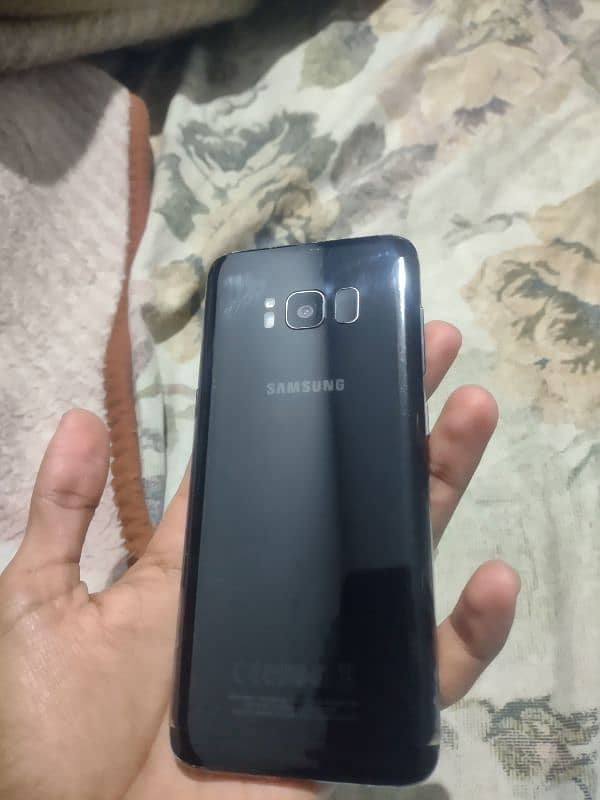 Samsung S8 With Box and Charger 1