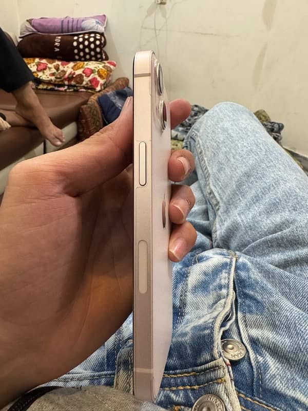 iphone 13 white pink color 4