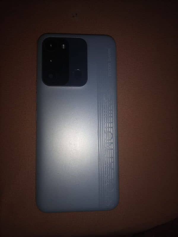 Tecno spark 8c 4/128 0