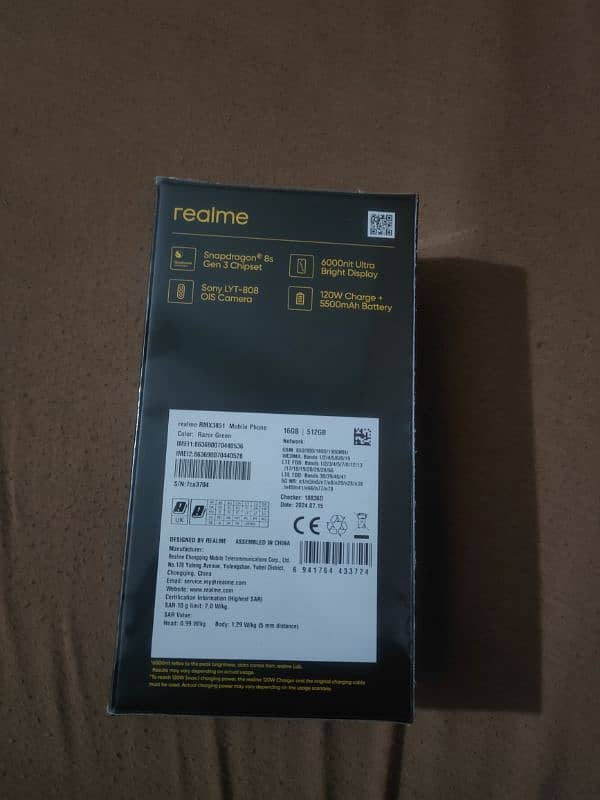 realme gt6 box packed green color 1