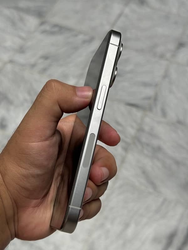 Iphone 15 Pro JV Natural Titanium 2