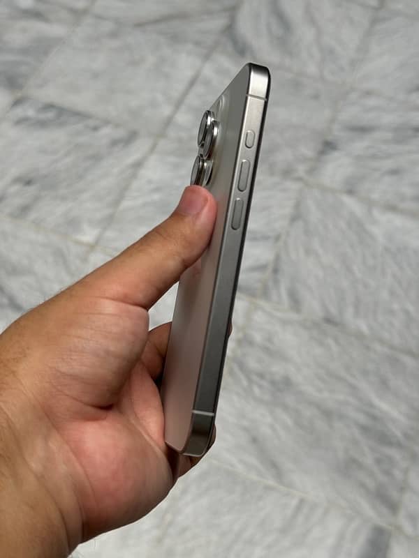 Iphone 15 Pro JV Natural Titanium 3