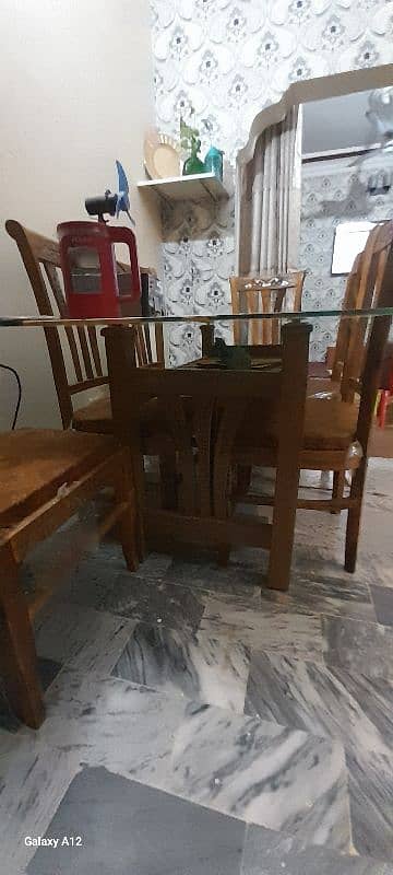 Dining Table with 6 Chairs 0