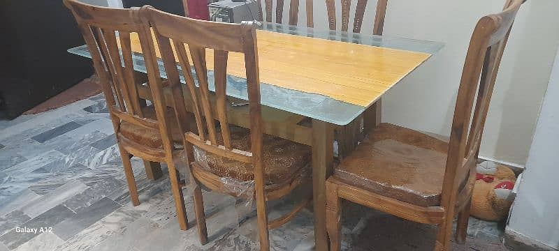 Dining Table with 6 Chairs 2