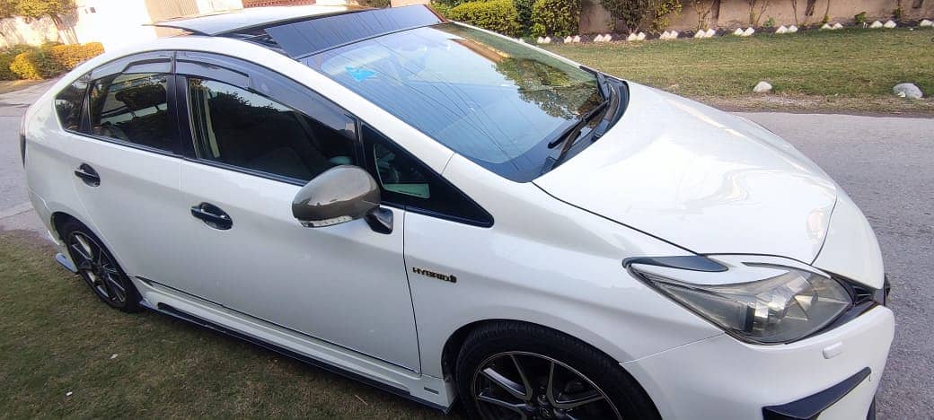 Toyota Prius 2010 GS Sun Roof 3