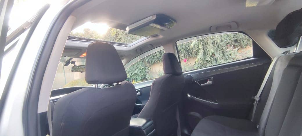 Toyota Prius 2010 GS Sun Roof 5