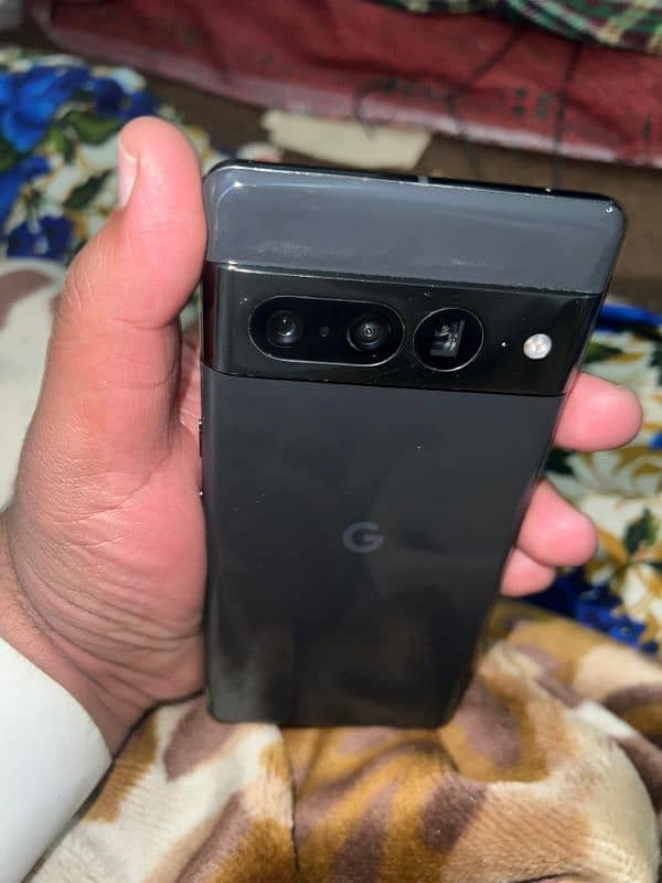 pixel 7 pro 512 like new with box 0