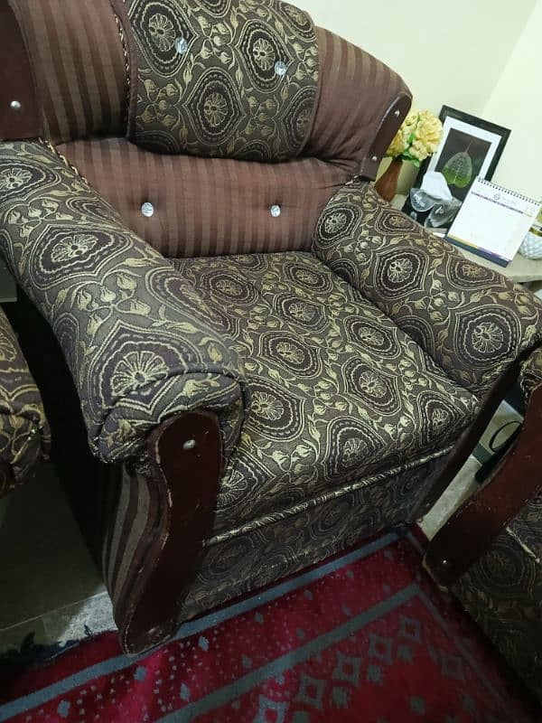 Five seator sofa in  Good condition 2