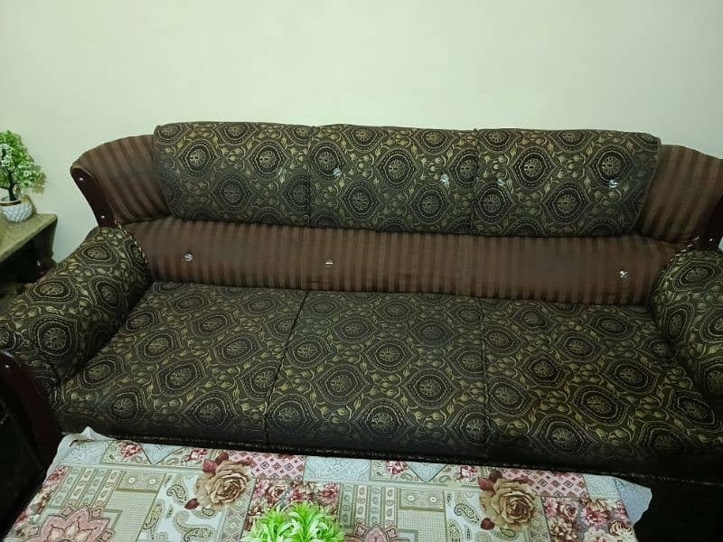 Five seator sofa in  Good condition 6