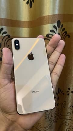 iphone xs max gold 64Gb pta aproved watrpack 10 by 10