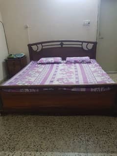 Strong sheesham wooden bed with 2 side tables and dressing table