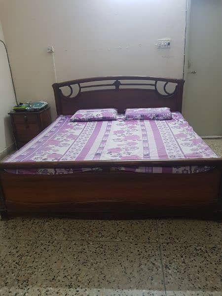 Strong sheesham wooden bed with 2 side tables and dressing table 0