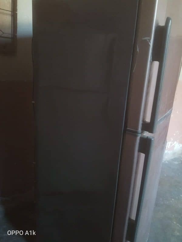 I want to sell a refrigerator03463314077 3