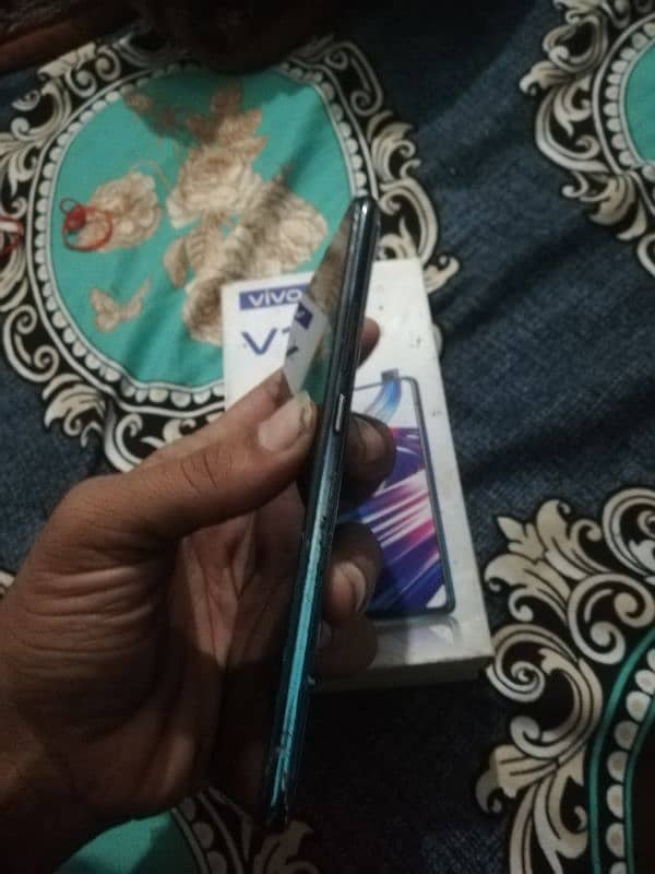 Vivo V15 with Box 6/64 4