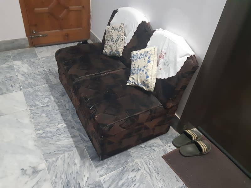 02 1 seater sofa for sale. 1