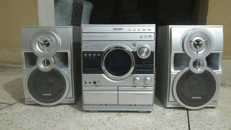 Samsung amplifier and speakers set 0